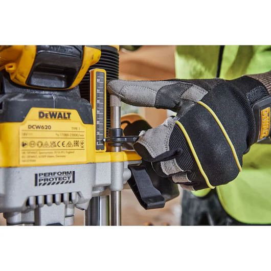 Mașină de frezat cu acumulator DEWALT DCW620NT-XJ